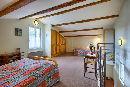 Suy Broye ! Location de vacance Hostens, Sud Gironde. La chambre.